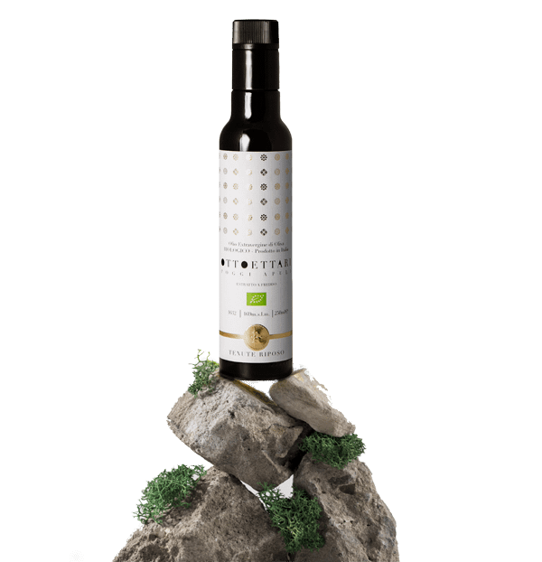Olio extravergine di oliva biologico è un prodotto ricco di proprietà nutrizionali, tra cui vitamine, minerali e antiossidanti. È anche un prodotto gustoso e versatile, che può essere utilizzato in cucina per la preparazione di un'ampia varietà di piatti